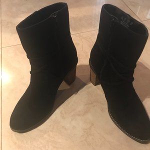 Just reduced!!  Dr.Scholl’s Shoes Faux Suede Heeled Boots Black